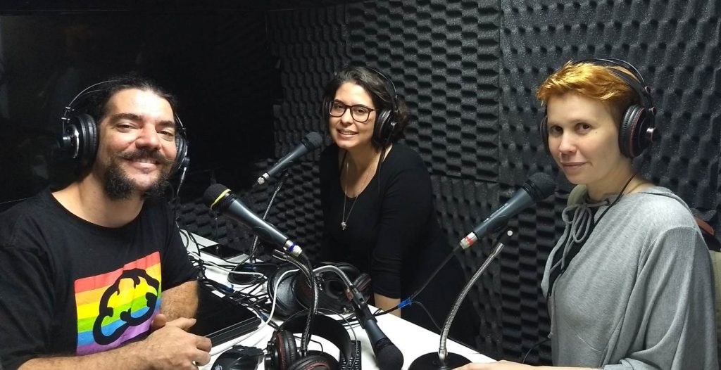 Giovanni, Paula e Alda dentro do estúdio