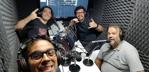 Victor Hugo, Giovanni, Quaiato e Brandão gravando o podcast