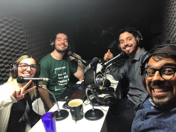 Vanessa, Giovanni, Victor Cavalcante e Victor Hugo gravando o episódio